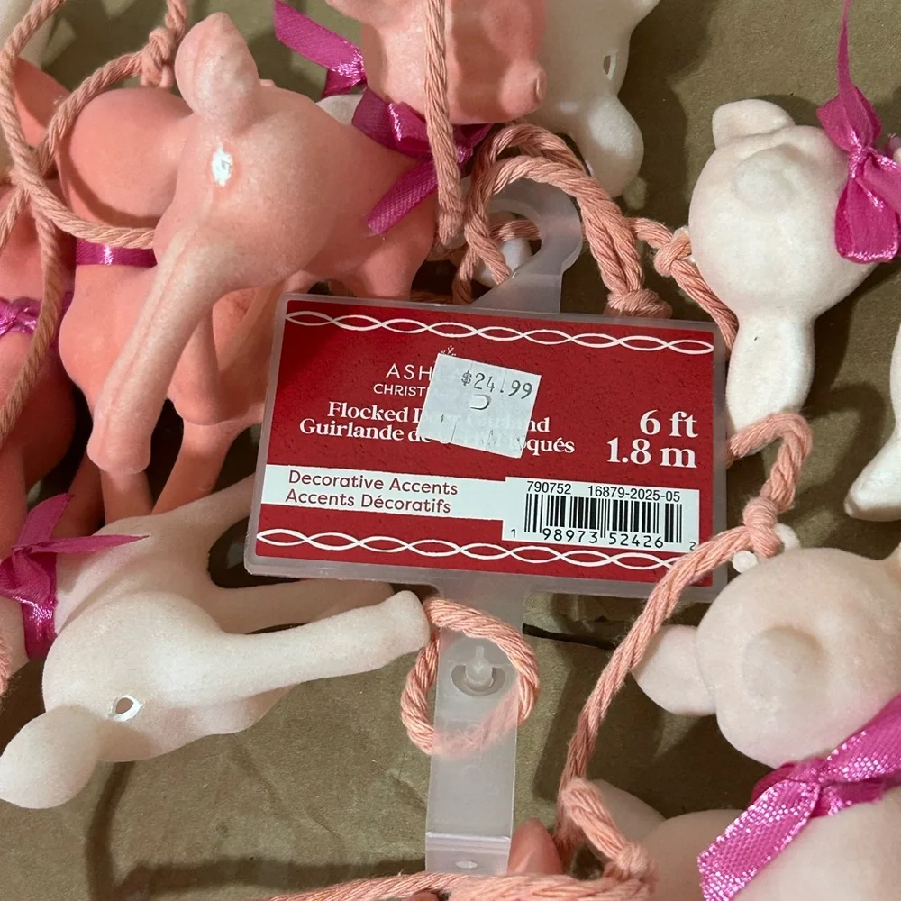 Deer & Bow Garland Flocked Pink